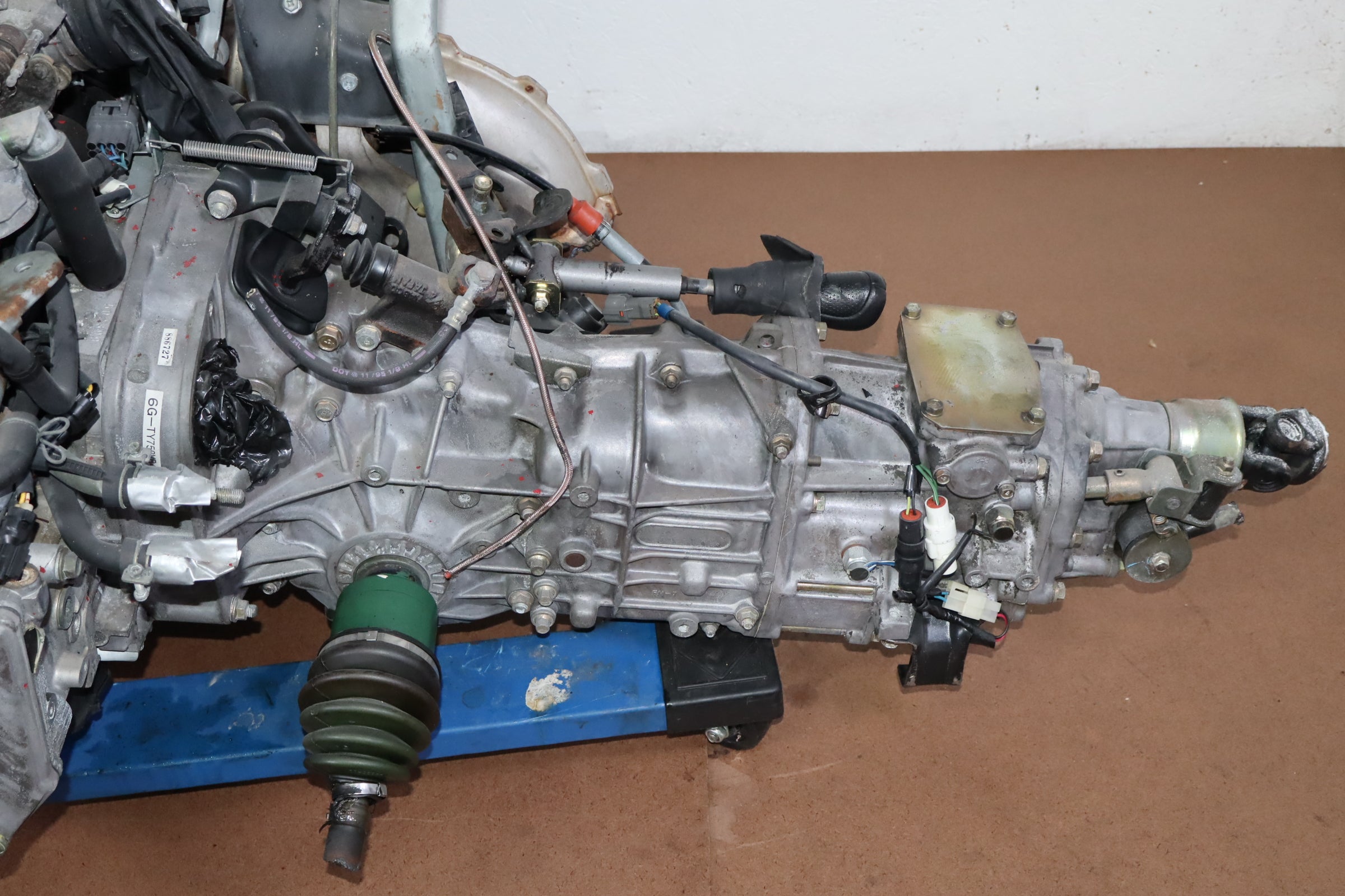 JDM SUBARU IMPREZA WRX STI VER II ENGINE AWD 5 SPEED MANUAL TRANSMISSION EJ20T ( TY752VB4AA )