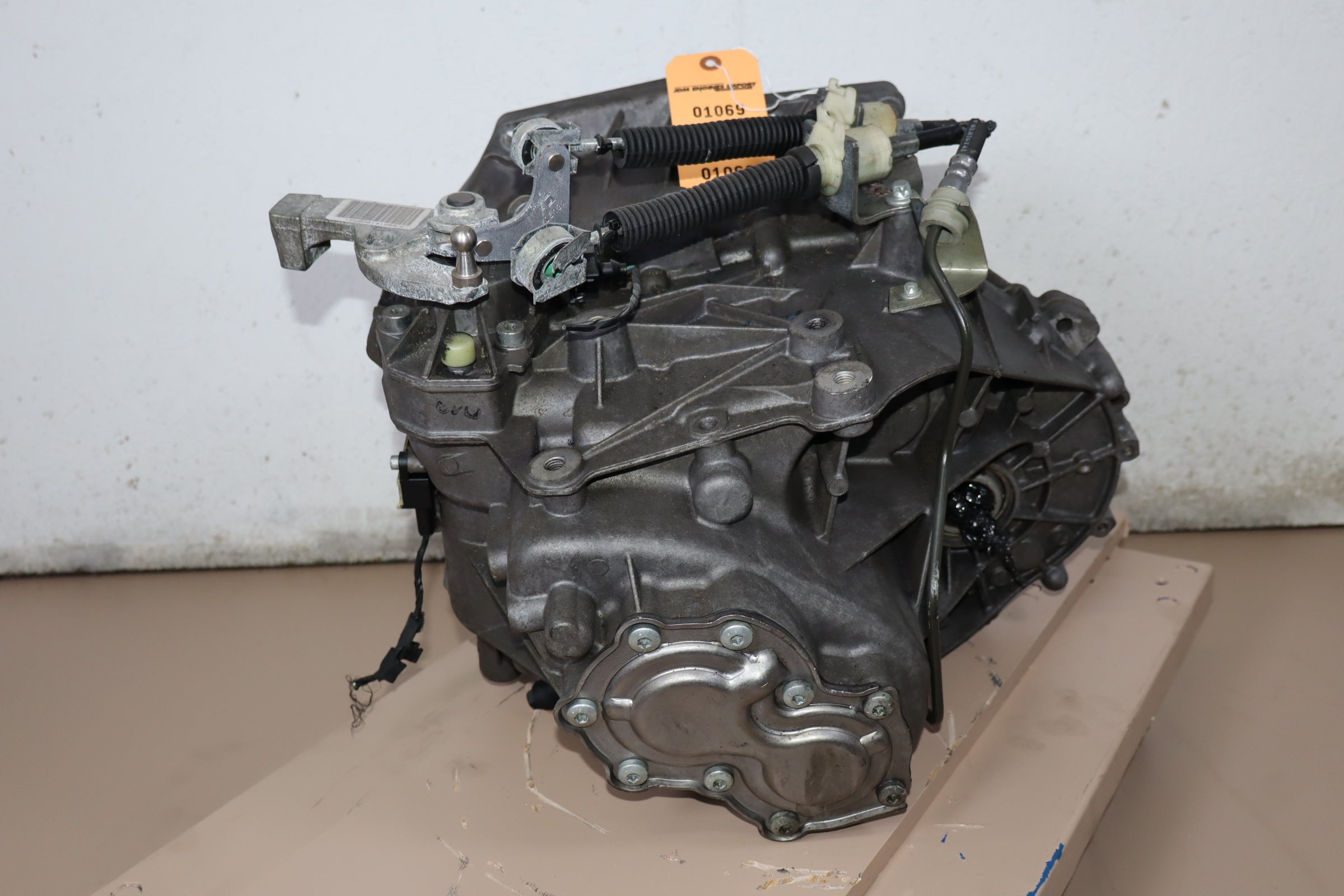 MINI COOPER TYPS S 6 SPEED MANUAL TRANSMISSION 2007-2008-2009-2010 GEARBOX