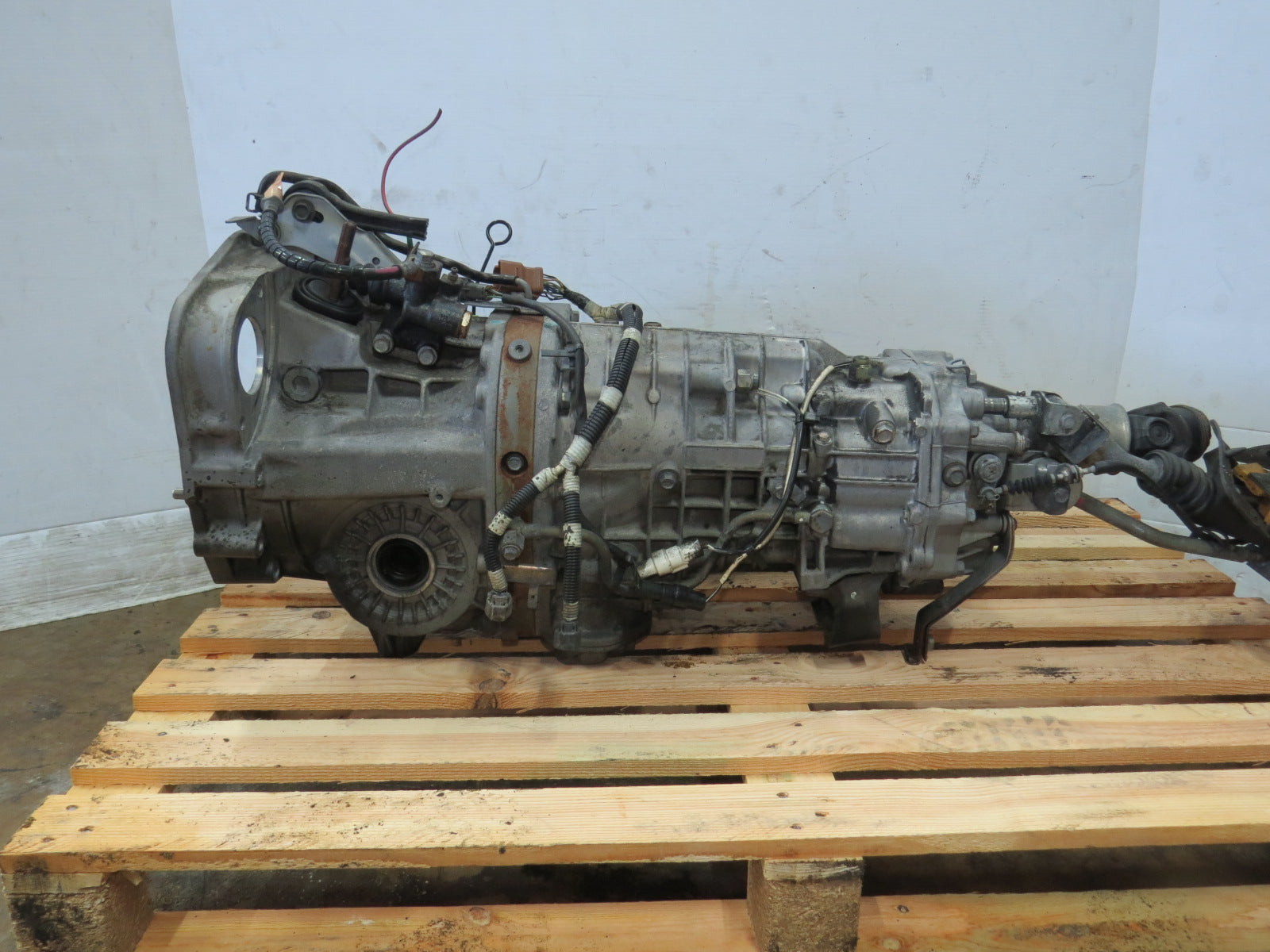 JDM SUBARU LEGACY GT 6 SPEED TRANSMISSION TY856WBEAA SPEC B